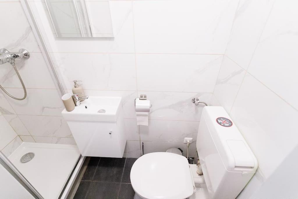 Urban Capsule Apartment - Near Mariahilfer Strasse Wiedeń Zewnętrze zdjęcie